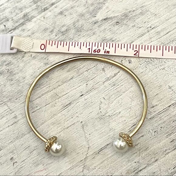 Gold tone faux Pearl bangle bracelet - Picture 6 of 8